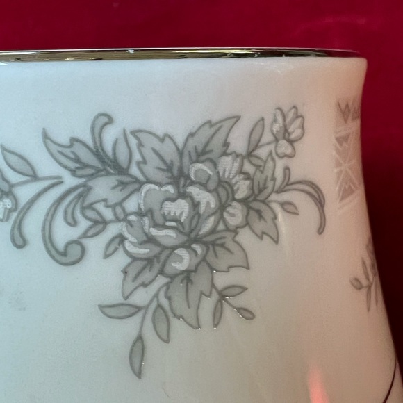 Lovely Lynn’s Covered Sugar and Creamer Set - Picture 5 of 9